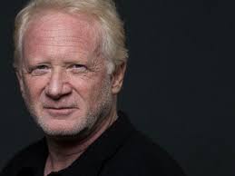 Drayton presents Happy Days actor Donny Most in serious comedy about art