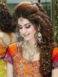 20 Modern Hairstyles For Lehenga Choli Styles At Life Mehndi Hairstyles Hair Styles Pakistani Bridal Hairstyles