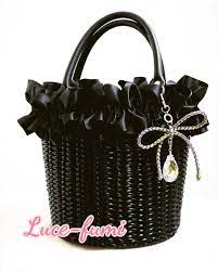 このところ人気のフリルリボンバッグ 簡単なのも人気の 理由 ブラックのワイヤーバッグにブラックのリボンの組み合わせは 大人可愛いと好評です リボン ワイヤーバッグ 高槻 大阪 箕面 ラメルヘンテー purses and handbags floral bags handmade bags