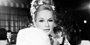 Το καλοκαίρι του 1961 στα στούντιο της φίνος φιλμ γυρίζονται ταυτόχρονα οι κωμωδίες η λίζα και η άλλη με πρωταγωνίστρια την αλίκη και τον λάμπρο κωνσταντάρα και ο ατσίδας με τους ντίνο ηλιόπουλο, ζωή λάσκαρη και. Alikh Boygioyklakh Apo To Iefimerida Gr