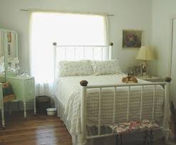 The Country Bedroom 1930s Style In 2020 Vintage Bedroom Styles Bedroom Vintage Vintage Bedroom Furniture