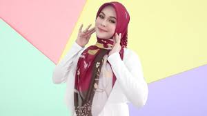 Cara pemakaian tudung bawal satin. 7 Gaya Cantik Cara Pakai Tudung Bawal Simple Ringkas Dan Cantik Qotrunnada Youtube