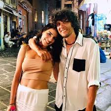 Ermal meta — dall'alba al tramonto 03:25. Ermal Meta Publicly Introduces His Fiancee With A Special Birthday Wish