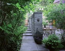 8 Cute Small Gardens And Outdoor Spaces Outdoor Gardens Small Gardens Urban Garden