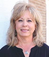 88844 EMCC Lion Pride Winter 22.indd