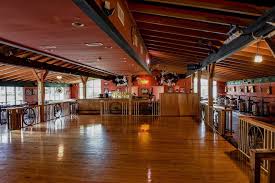 Desperados Western Bar Savannah Ga Dance Floor In Middle W Dj Booth Tables Running Down Both Sides Bar Area Beside The Dj Country Bar Western Bar Bar Dance