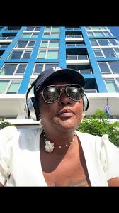 Tiana Saunders (@tianas_tasty_crab_pies)'s videos with Someday