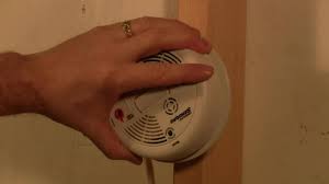 First alert powered alarm sco5cn combination smoke and carbon monoxide detector, battery operated, 1 pack, white. How To Replace Cos2010 Smoke And Co Detector Youtube