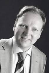 Dr. Torsten Schmidt-Bader