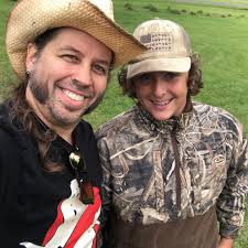 I helped my buddy Rusty pick up a Baja truck this weekend and met VinWiki  fan and new friend Timothy who helped us load it