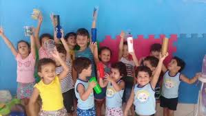 Estamos afastados uns dos...