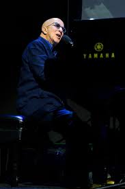 Paul Shaffer Sings Frank Sinatra, Shares Stage with David Letterman and John Mulaney at Netflix Event