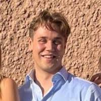 Efter 3 år på Örebro universitet så kan jag slutligen lägga böckerna på  hyllan och blicka mot nya utmaningar.