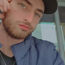 Introductions Introducing new gliders into an established group can be  challenging and requires a careful process, as aggression is common when  new animals are introduced.