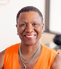 Betsy Piper's Instagram, Twitter & Facebook