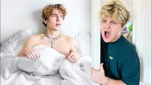 WALKED IN ON ROOMMATE DOING THIS!? 