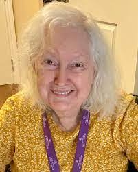 Julie Strayer's Instagram, Twitter & Facebook