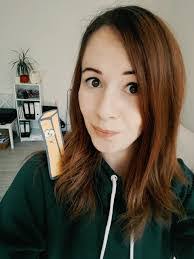 Laura Fenster's Instagram, Twitter & Facebook