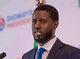 Hapisten çıktı, ülkenin başına geçti, Fransa'yı kovmaya hazırlanıyor