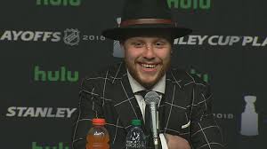 Hvězda nhl david pastrňák (25) se fanouškům na sociálních sítích svěřil se smutnou zprávou. Simplified Approach Pays Off For Pastrnak Bruins Top Line In Game 1 Vs Leafs Cbs Boston