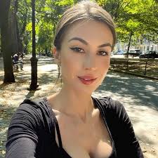 Maxine Oryell (@whiskeypixiemaxine) • Instagram photos and videos