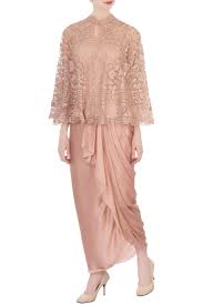 In kebaya fashion, brocade not only beautify the look, but also give a certain impression. Pin On Evening Dresses