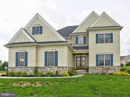 30 Station Stone Lane Lititz Pa 17543 Spacious 4500 Square Foot Home In Manheim Township S Stonehenge Reserve Neighborhood Luxury Homes House Styles Blinds For Windows