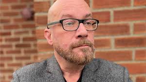 Peter Mclean's Instagram, Twitter & Facebook