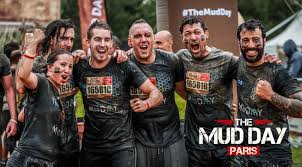 The mud day is a challenge about 13 kilometres long strewn with over 20 obstacles based on assault courses. The Mud Day Paris Course A Obstacles A Paris Time To
