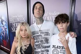 Travis barker is not here for any creepy dms, especially when they involve one of his kids. Travis Barker Disgusted By Messages Sent To His Daughter