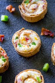 Jalapeno Popper Pinwheels The Girl Who Ate Everything Recipe Spicy Appetizers Appetizers Food