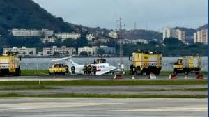 Avião derrapa na pista e voos no Santos Dumont, no Rio, são cancelados