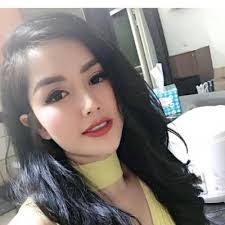 Lesley Devine's Instagram, Twitter & Facebook