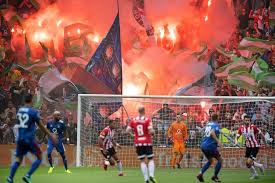Bekijk de aankomende wedstrijden, programma, standen en uitslagen van ajax 1, ajax vrouwen en jong ajax op ajax.nl. Wedstrijd Om Johan Cruijff Schaal Al Na 26 Seconden Gestaakt Door Vuurwerk Op Veld Johan Cruijff Schaal Ad Nl