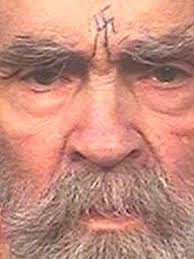 Charles Manson, vernis rouge sang sur l'Amérique des sixties