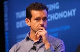 Pour financer ces achats, microstrategy a notamment lancé une offre de titre, lui permettant de vendre jusqu'à 1 milliard de dollar en action de l'entreprise. Jack Dorsey Says Twitter Ready To Question Everything