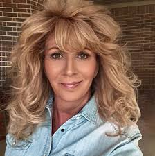 One of my coffee guests this morning☕️☕️♥️ #redshoulderedhawk #caughtarabbit