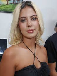 Bendecido de poder brindarles a todos estos maravillosos seres humanos la  dicha de subir al escenario.