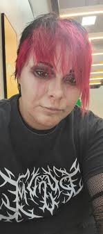 i'm so so sad. can't go to the heilung concert in chicago in sept. have to  work. can't get it off. buuuut i will save money cause if they have a merch