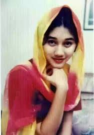 Nike ardilla meninggal dunia dalam sebuah kecelakaan pada 19 maret 1995. Nike Ardilla Home Facebook