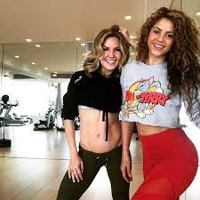 Anna Kaiser - No we are DEFINITELY not sucking in or posing 😜💫❤️ @shakira  * * *Shak's video “Loca” just pᴀssed 500M views!! Check it out.. She looks  🔥🔥🔥🔥 #solidgold #girlcrush #justgotkaisered #