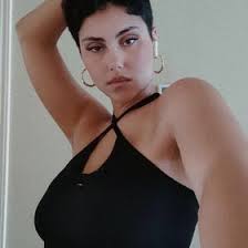 Essie Long (essielong29)