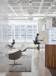 The Design Reflects An Organizational Culture Change Established By Bbc S Uk Headquarters Utilizing Streamlined Open Team Tables For Des Office Interior Design Commercial Office Design Bbc Worldwide