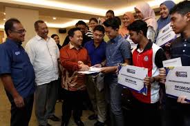 Menjadi seorang pelajar pada era pandemik di mana wang adalah sumber utama dan paling penting untuk meneruskan hidup bukanlah suatu perkara yang mudah dan senang. Ptptn Peruntuk Rm31 Juta Untuk Bantuan Awal Bakal Pelajar Ipt