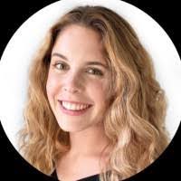 Amanda Nace's Instagram, Twitter & Facebook