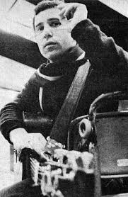 Simon And Garfunkel Hello Darkness My Old Friend Lyrics Theoneeders Paul Simon Paul Simon Simon Garfunkel My Music