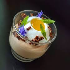 Pin By Emin Taskin On Poharkremek In 2020 Passion Fruit Curd Dacquoise Yummy Food