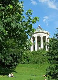 Das amphitheater im englischen garten ist eine freilichtbühne in der siebenbuchenwiese im englischen garten in münchen. Englischer Garten