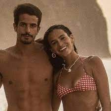 Nicole mariana bahls bimbi (londrina, 15 de novembro de 1985) é uma modelo, apresentadora e atriz brasileira. Enzo Celulari Novo Boy De Marquezine Empresario E Ex De Nicole Bahls