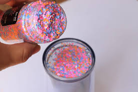 Learn how to make a starbucks snow globe tumbler with floating glitter in this step by step tutorial and video. How To Make A Glitter Tumbler With Floating Confetti Kayla Faith